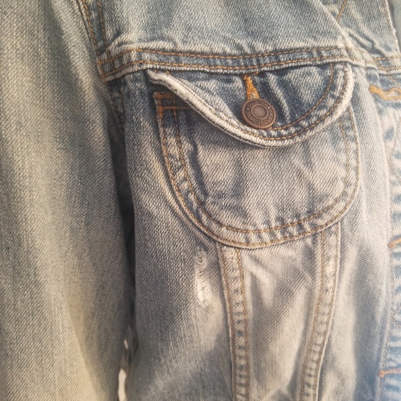 Old Navy Distressed and Frayed Jean Jacket - Picture 2 of 5